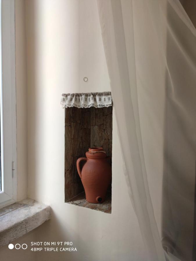 דירות טרני La Casa Delle Sorprese מראה חיצוני תמונה