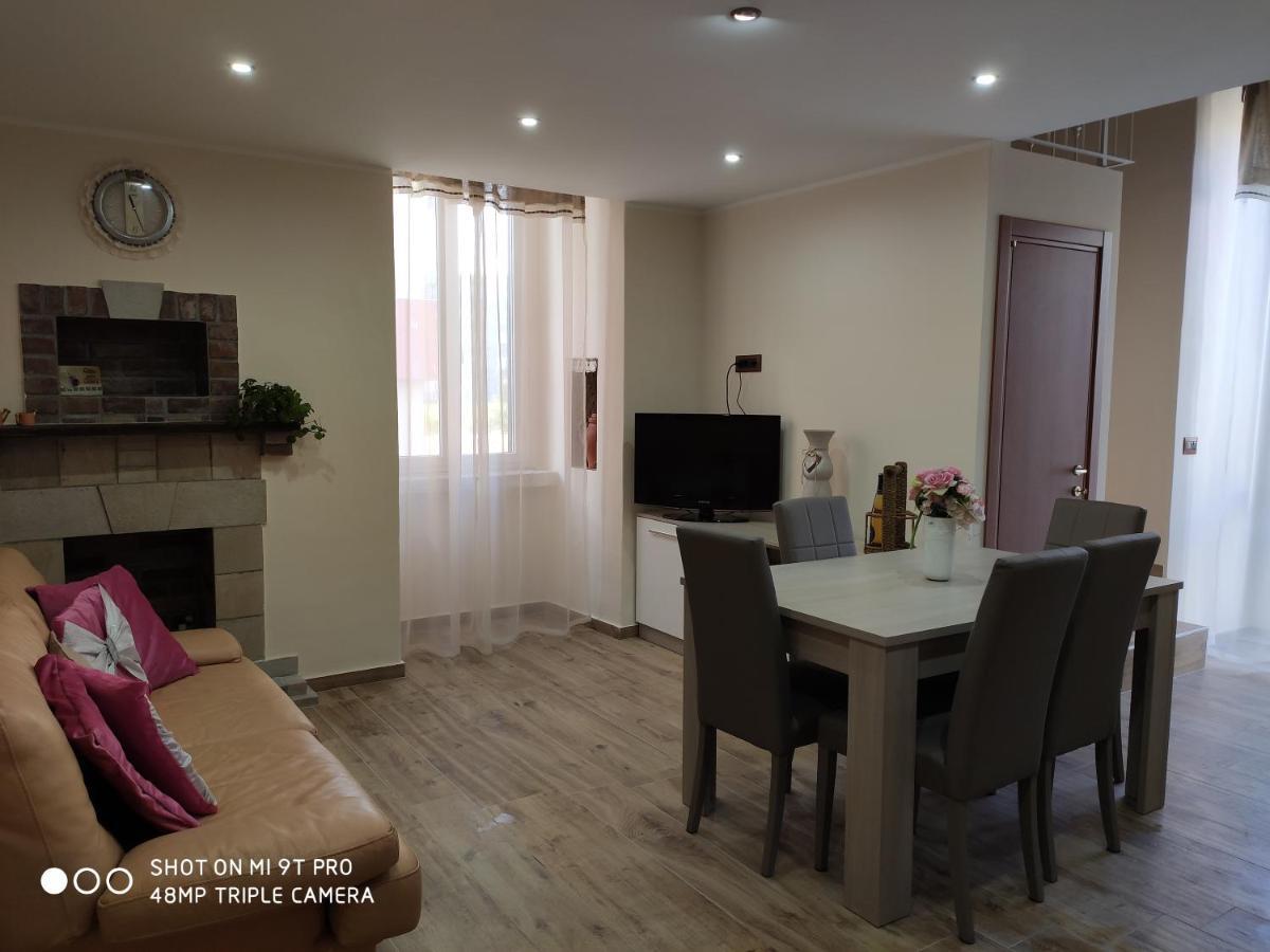 דירות טרני La Casa Delle Sorprese מראה חיצוני תמונה