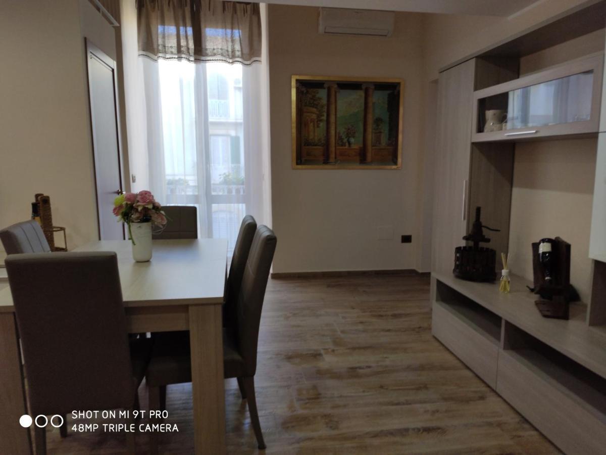 דירות טרני La Casa Delle Sorprese מראה חיצוני תמונה