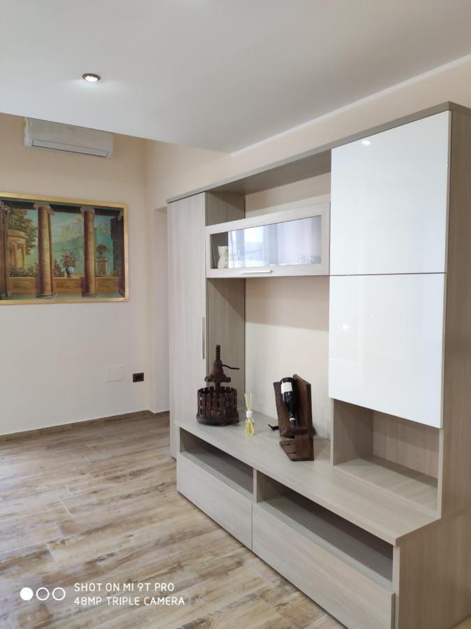 דירות טרני La Casa Delle Sorprese מראה חיצוני תמונה