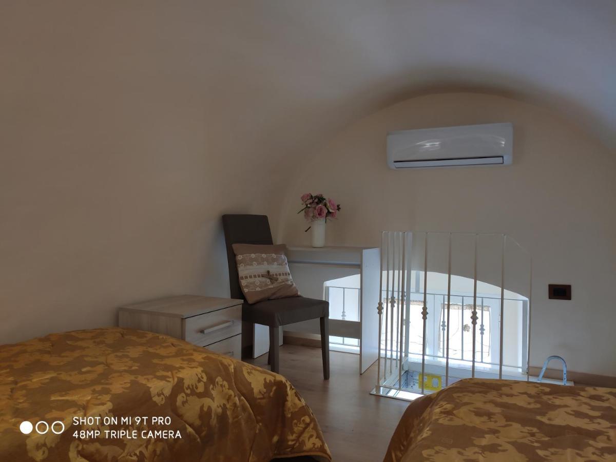 דירות טרני La Casa Delle Sorprese מראה חיצוני תמונה