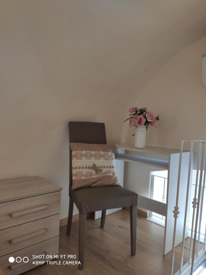 דירות טרני La Casa Delle Sorprese מראה חיצוני תמונה