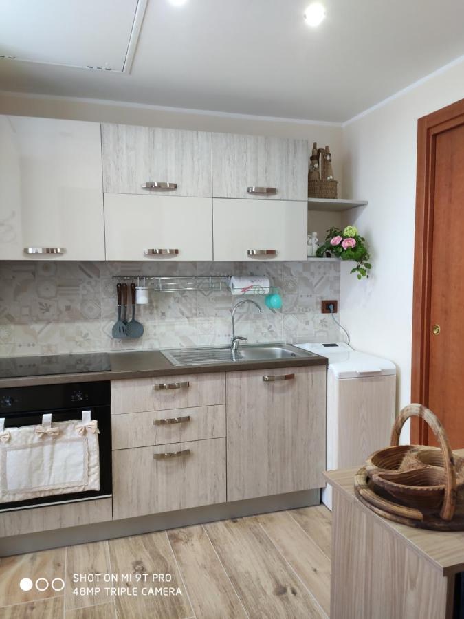 דירות טרני La Casa Delle Sorprese מראה חיצוני תמונה