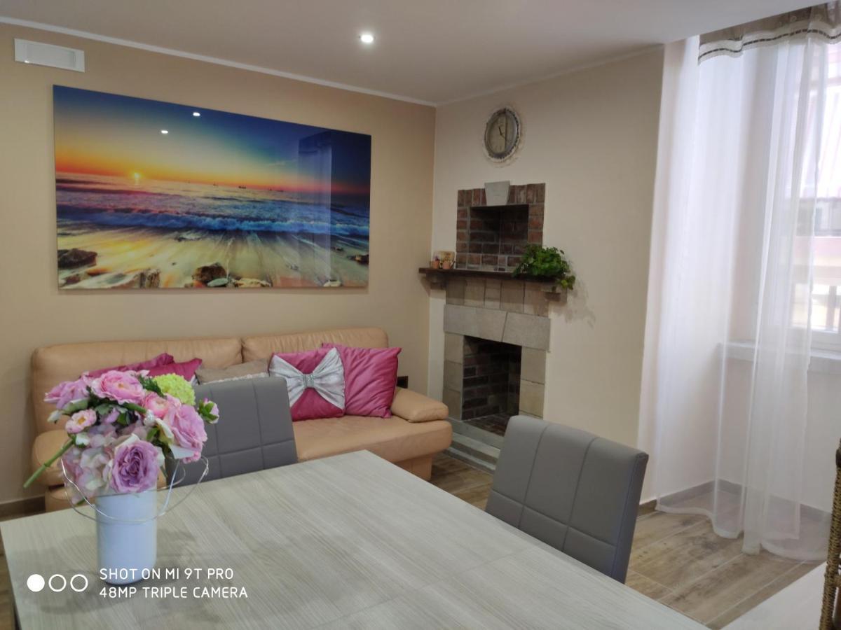 דירות טרני La Casa Delle Sorprese מראה חיצוני תמונה