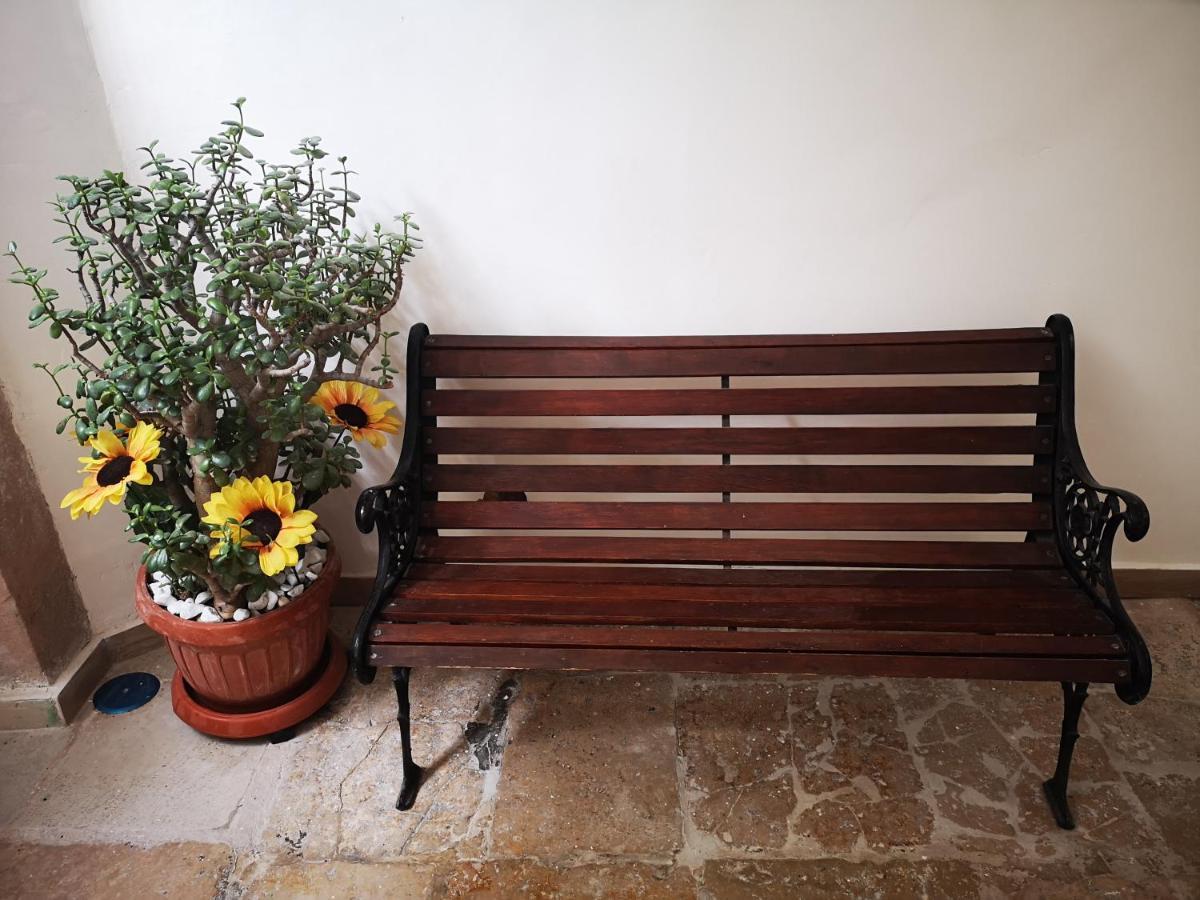 דירות טרני La Casa Delle Sorprese מראה חיצוני תמונה