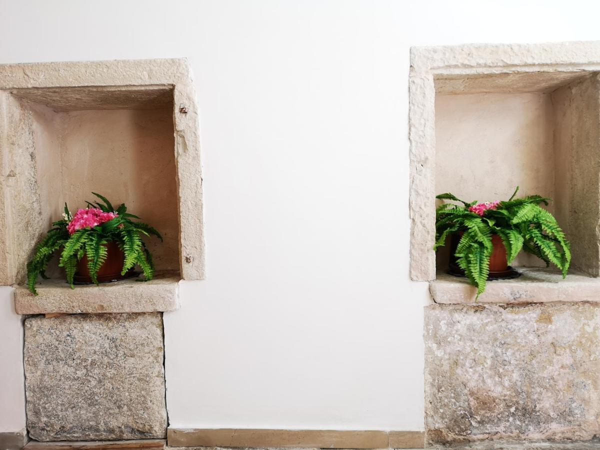 דירות טרני La Casa Delle Sorprese מראה חיצוני תמונה