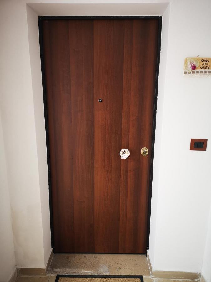 דירות טרני La Casa Delle Sorprese מראה חיצוני תמונה